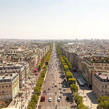 Plaza Champs Elysess فندق باريس